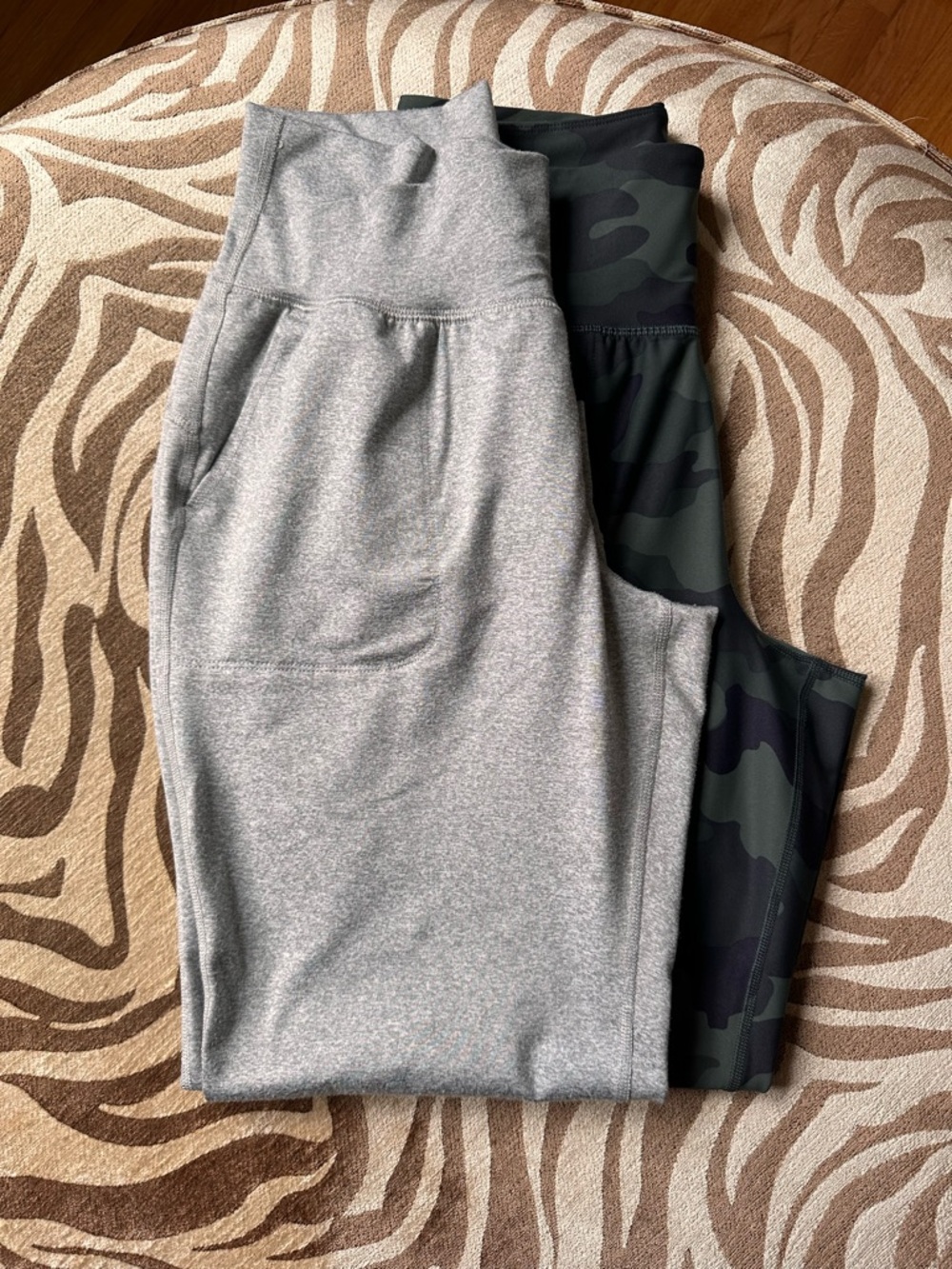 2 Pairs of Women’s Petite-Medium Jogger Pants - Old Navy